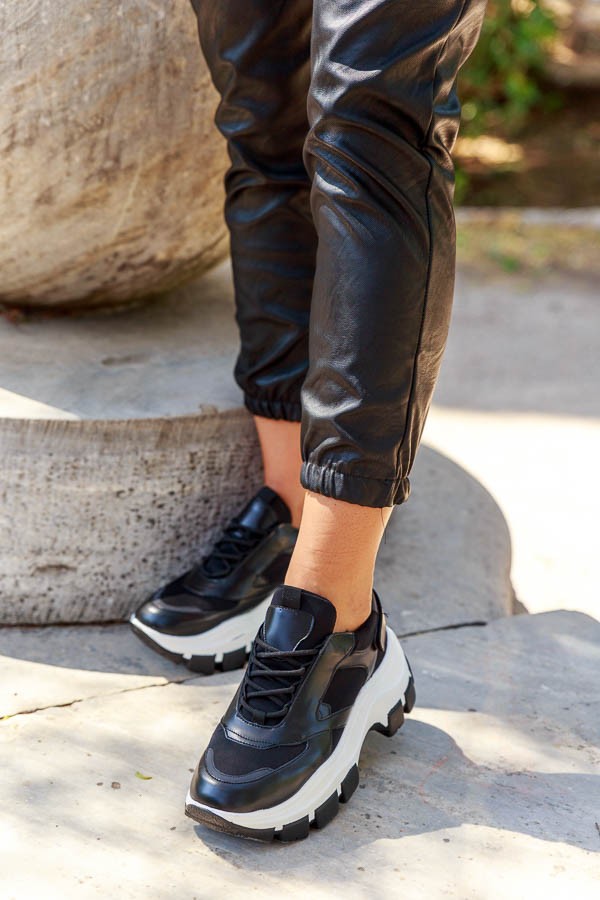 Μαύρα Chunky Sneakers με Διακοσμητικό Velcro