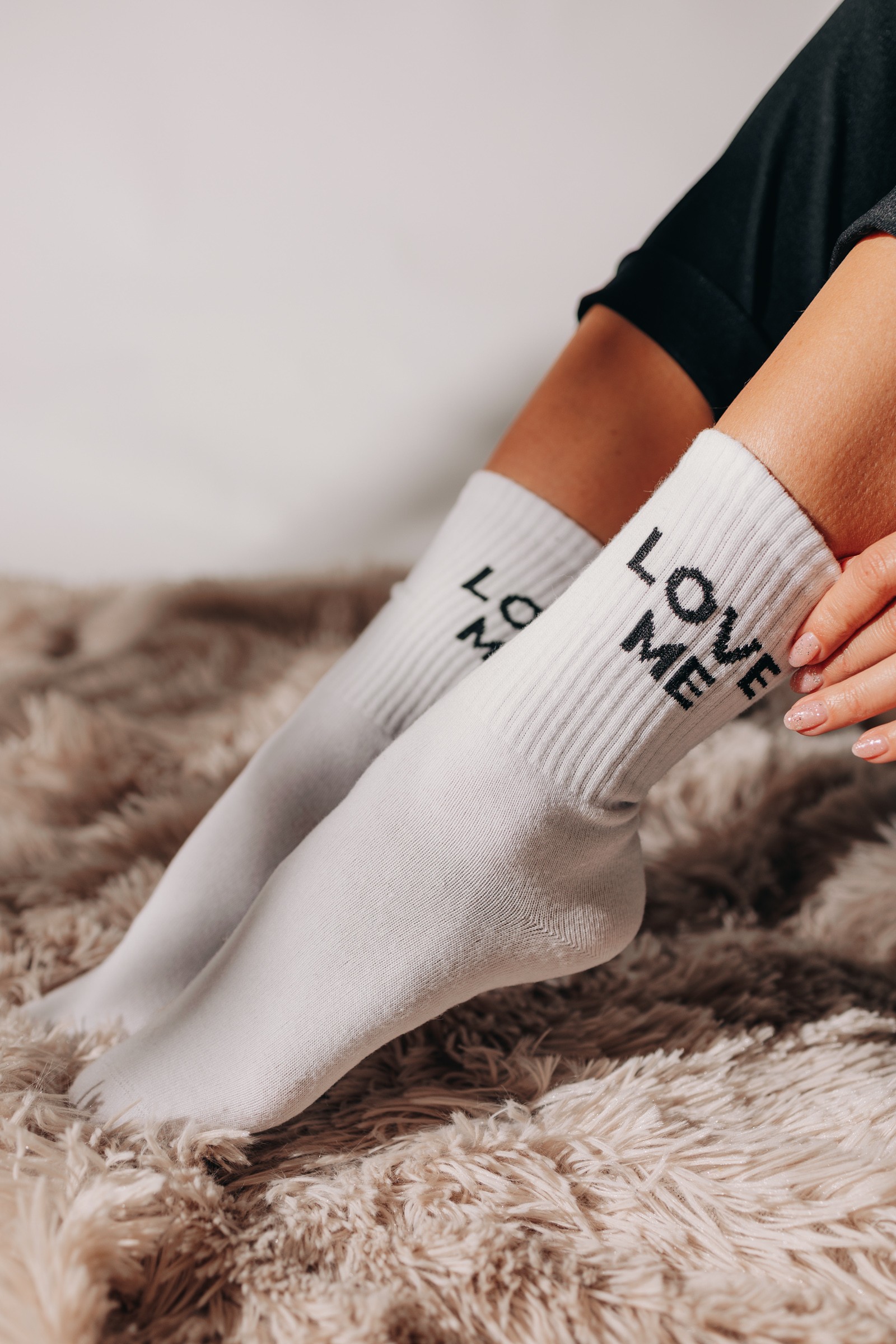 Λευκές Unisex Βαμβακερές Κάλτσες με Γράμματα